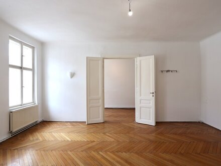 BOTSCHAFTSVIERTEL! 2,5-Zimmer-Altbau im 4. Liftstock