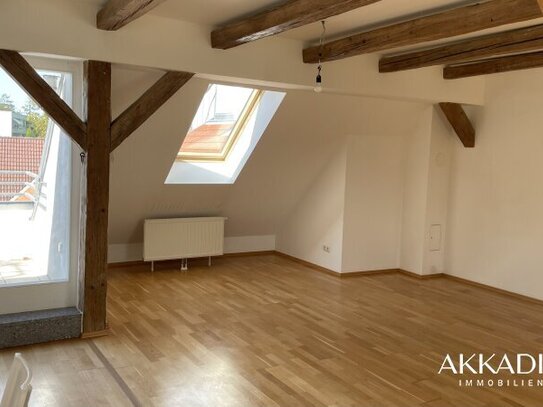 Dachgeschosswohnung mit historischem Flair und Terrasse direkt am Schrannenplatz