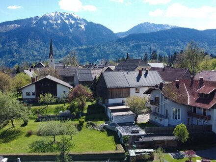Viel Platz im teilsanierten Mehrfamilienhaus