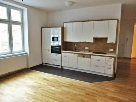 Ruhige, helle unbefristete Wohnung mit Klimaanlage, Südausrichtung in den Innenhof,4 Min. zur U4, gut ausgestattet