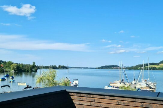 Großzügige Erstbezugs-Terrassenwohnung mit eigenem Seezugang direkt am Obertrumer See!