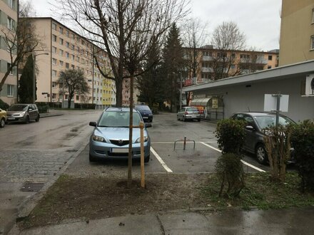 PKW-Abstellplatz in Salzburg/Schallmoos (Philipp-Harpff-Strasse) zu vermieten