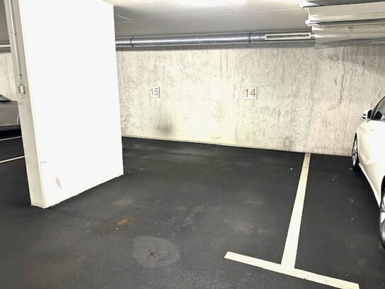 HILSCHERGASSE - BONYGASSE, UNBEFRISTET, 1 freistehender Garagenstellplatz, SUV-tauglich, U4/U6-Nähe