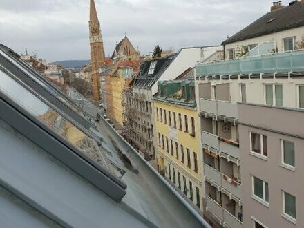 2-Zimmer-Dachgeschoss mit Balkon und schöner Aussicht