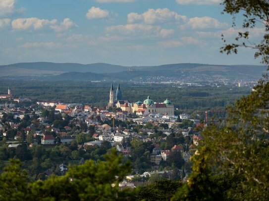 Traumhaftes Grundstück mit Bebauungstudie, Nähe Kahlenberg