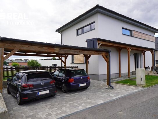 Modernes Traumhaus mit Carport und südseitigem Garten