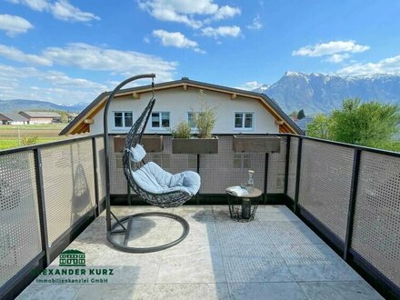 Neuwertige 2-Zimmer-Dachgeschoß-Wohnung mit Terrasse