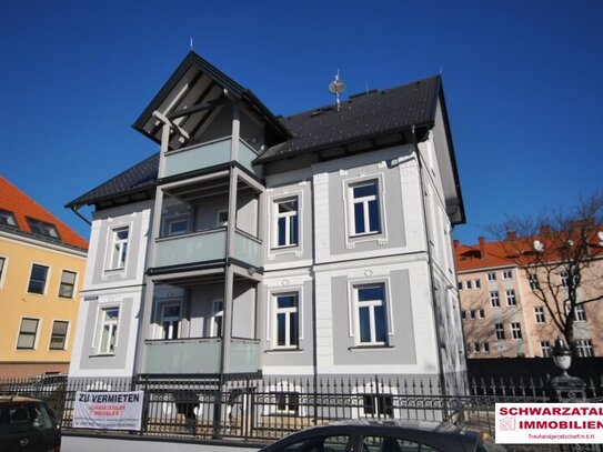 Wunderschöne Dachgeschosswohnung mit Balkon in Neunkirchen zu mieten!