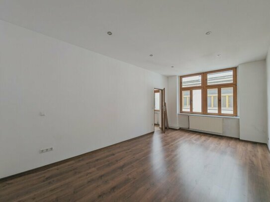 ++Hofseitig++ Tolle gepflegte 2-Zimmer Altbau-Wohnung in absoluter Ruhelage, viel Potenzial!