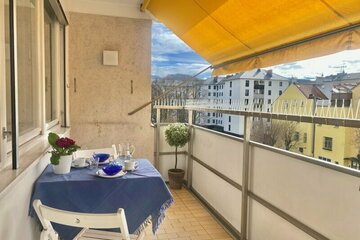 CITYLIFE LEHEN: Stylische, großzügige 3,5-Zimmer-Wohnung mit Loggia und Balkon