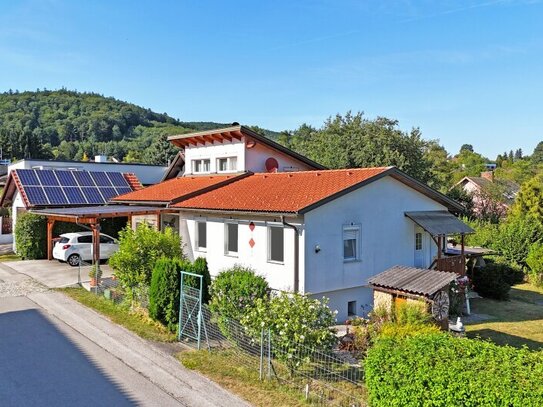 Charmanter Familienwohnsitz in sonniger Siedlungslage mit herrlichem Südgarten