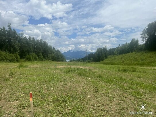 An neuer Siedlung angrenzend. Alleinlage mit Seeblick und Wald - Seeboden/Lurnbichl.