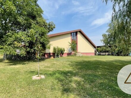 Luxus Pur, großes Haus, großer Garten, großer Keller & indoor Pool!