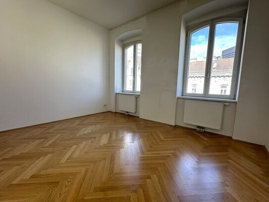 LAZARETTGASSE - MED-UNI / AKH-Nähe, 67 m2 Altbau, 2 Zimmer, Komplettküche, Wannenbad, Parketten, SAT/TV, 4. Liftstock