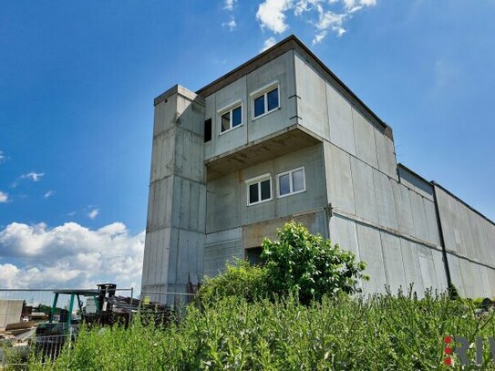 Betriebsobjekt im Rohbau mit Hallen und Büros | ca. 870m² Nutzfläche zzgl. Freiflächen | Gewerbegebiet Himberg