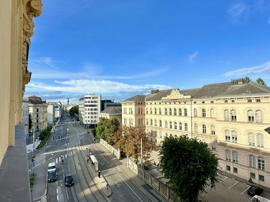 Unverbaubarer Blick auf historische Gebäude u. altes AKH I ca. 3,40m Raumhöhe I Öffis direkt vor der Tür I 1. Bezirk u.…