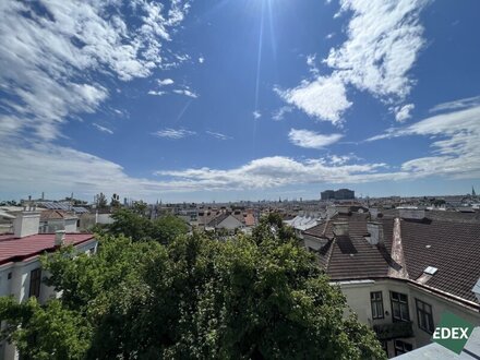 Altbau-Chic, Neubau-Komfort: 6 Zimmer und Panoramaausblick