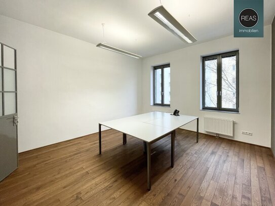 All-In Raum zur Vermietung im Gemeinschaftsbüro - Loft mit hochwertiger Ausstattung und Balkon in der Brotfabrik Wien!