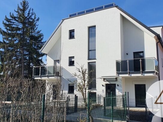 Moderne 3-Zimmer-Wohnung mit Balkon, Dachgarten und KFZ-Garage