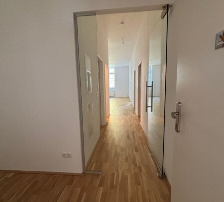 Wohn(t)raum in Wels - Neu sanierte 3-Zimmer Wohnung ab sofort beziehbar! Perfekt für Familien! Profitieren Sie von eine…