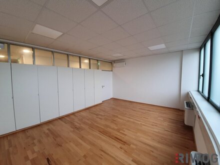 Helles 152m² Büro im Erdgeschoss! Hell und in U-Bahnnähe!