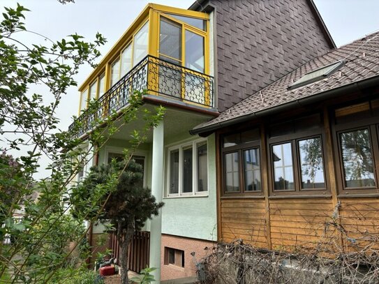 Ein-bzw, Zweifamilienhaus mit Wintergarten, Kachelöfen, einigen Nebengebäuden, großer Garten in Stoob zu kaufen