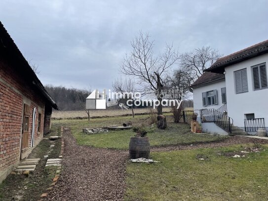 Schönes Bauernhaus mit Nebengebäuden für Selbstversorger