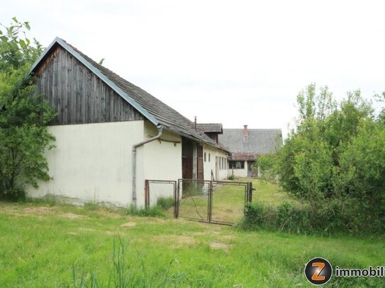 Nähe Jennersdorf: Südburgenländisches Bauernhaus mit Arkadengang