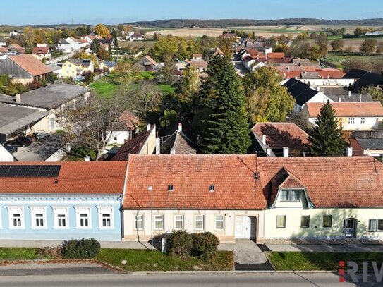 KLASSISCHER STRECKHOF IN GROßWEIKERSDORF // Sanierungsbedarf