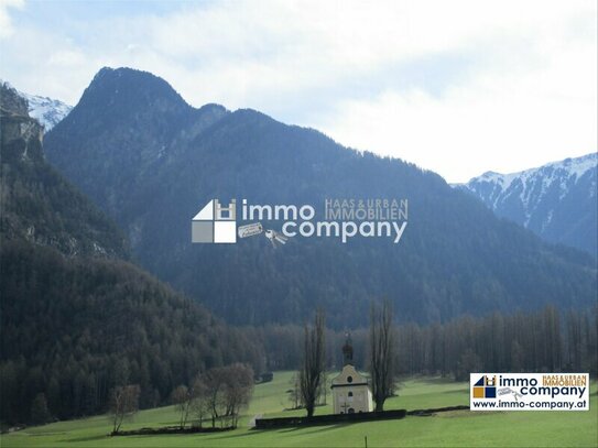 Tirol und mitten im Ötztal - in Umhausen - wird in ruhiger Wohngegend Bauplatz Euro 159.000,-- verkauft.