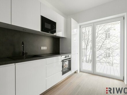 ERSTBEZUG // HELLE 2 ZIMMER DACHGESCHOSSWOHNUNG MIT BALKON // NÄHE DONAUKANAL UND TRIIIPLE // MODERNE MARKENKÜCHE MIT G…