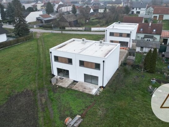 Erstbezug: Modernes Wohnen in stilvoller Doppelhaushälfte mit Garten und 2 Stellplätzen in 2100 Stetten, Niederösterrei…