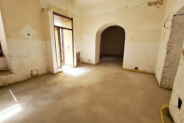 GESCHÄFTSLOKAL, BÜRO ODER LAGER; 77 m2 Altbau im Edelrohbau, 3 Zimmer, Küche, Nebenräume, Große Mohrengasse