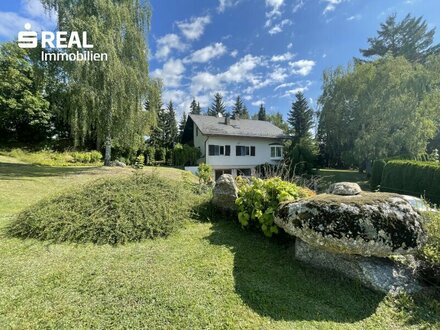 großes Einfamilienhaus mit Keller und wunderschönem Garten mit über 3200 m² Grundstücksfläche unmittelbar beim Badeteic…