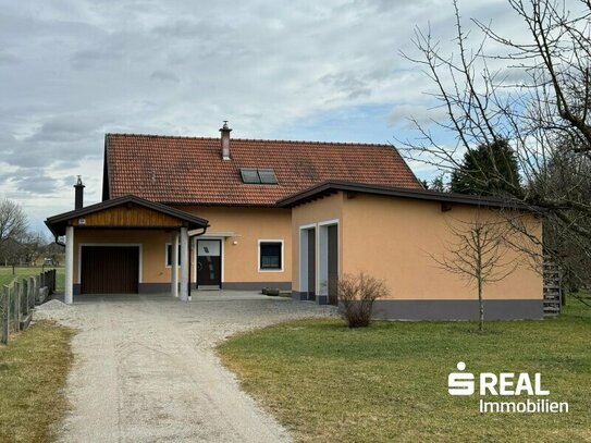 Neuwertiges Haus in beneidenswerter Ruhelage