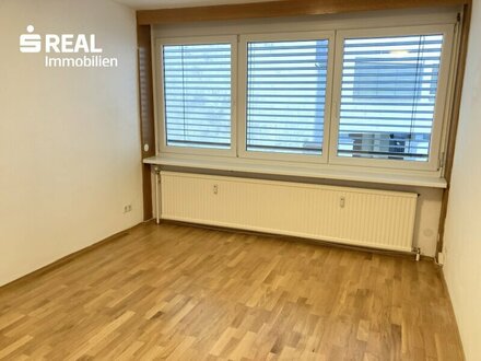 ruhige 1,5 Zimmer-Kleinwohnung in ausgezeichneter Lage