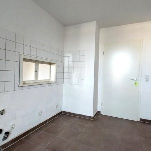 Lichtdurchflutete 3-Raum-Dachgeschosswohnung in Dresden Leuben sucht Sie!