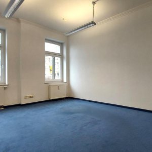 Herzlich Willkommen neue Mieter - ich bin eine kleine renovierte 3,5-Zimmer Wohnung!