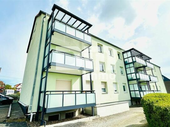 Schöne modernisierte 4 Zimmer Wohnung mit Balkon und Garage in gepflegter Wohnanlage