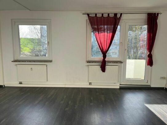 Hübsche 2 Raumwohnung mit EBK und Balkon im Grünen