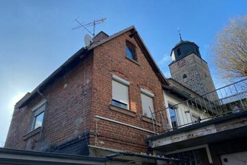 Nobelino.de - Einfamilienhaus - mit kleinem Garten / Ausbaupotential / Dachterrasse in Marburg
