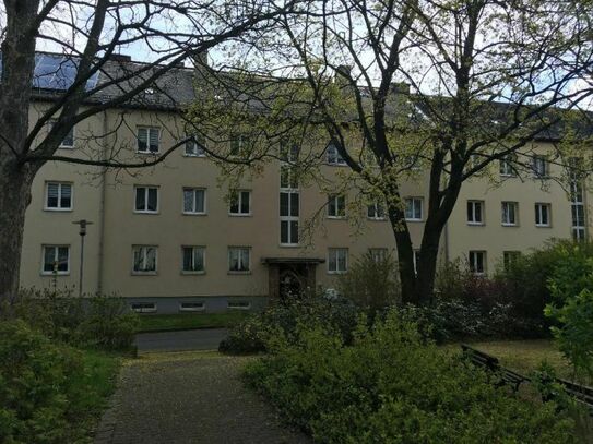 Ruhige 3-Zi. Wohnung mit Balkon und Blick ins Grüne im 1.OG