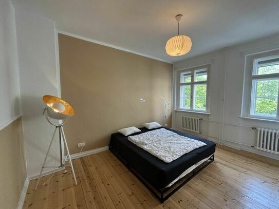 Wohnen auf Zeit maximal 4 Monate!!! 2 Zimmer Apartment in Reinickendorf /Voll möbliert mit Balkon Küchen Wannenbad (auf…
