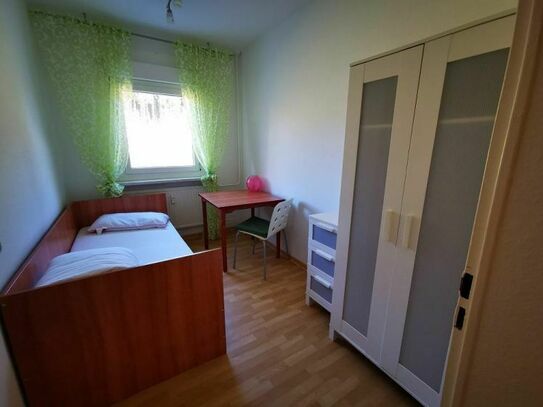 Möbliertes 3-Zimmer-Appartment für Praktikanten/Schüler - KB 48/2. OG