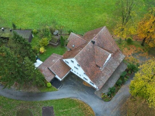 Wohnen und / oder Gewerbe - Haus mit vielen Möglichkeiten in Alleinlage