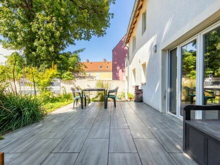 Traumhaftes Einfamilienhaus in Pfersee: Lichtdurchflutet, großer Garten & Photovoltaikanlage!