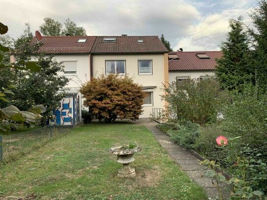 73207 Plochingen – Toplage: Reihenmittelhaus mit Garten, Außenstellplatz, schönes Licht in allen Räumen, FREI