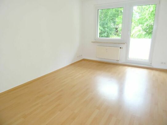**mit Balkon** 4 Zimmer Wohnung in Werdau zu vermieten!