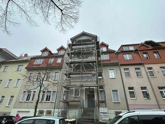 Gemütliche 2-Zimmer mit Laminat, Wannenbad und EBK mgl. in ruhiger Lage