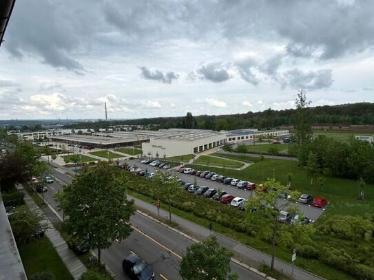 500 Euro Einzugsbonus! Große 1-Zimmer Wanne und Ausblick! EBK mgl.